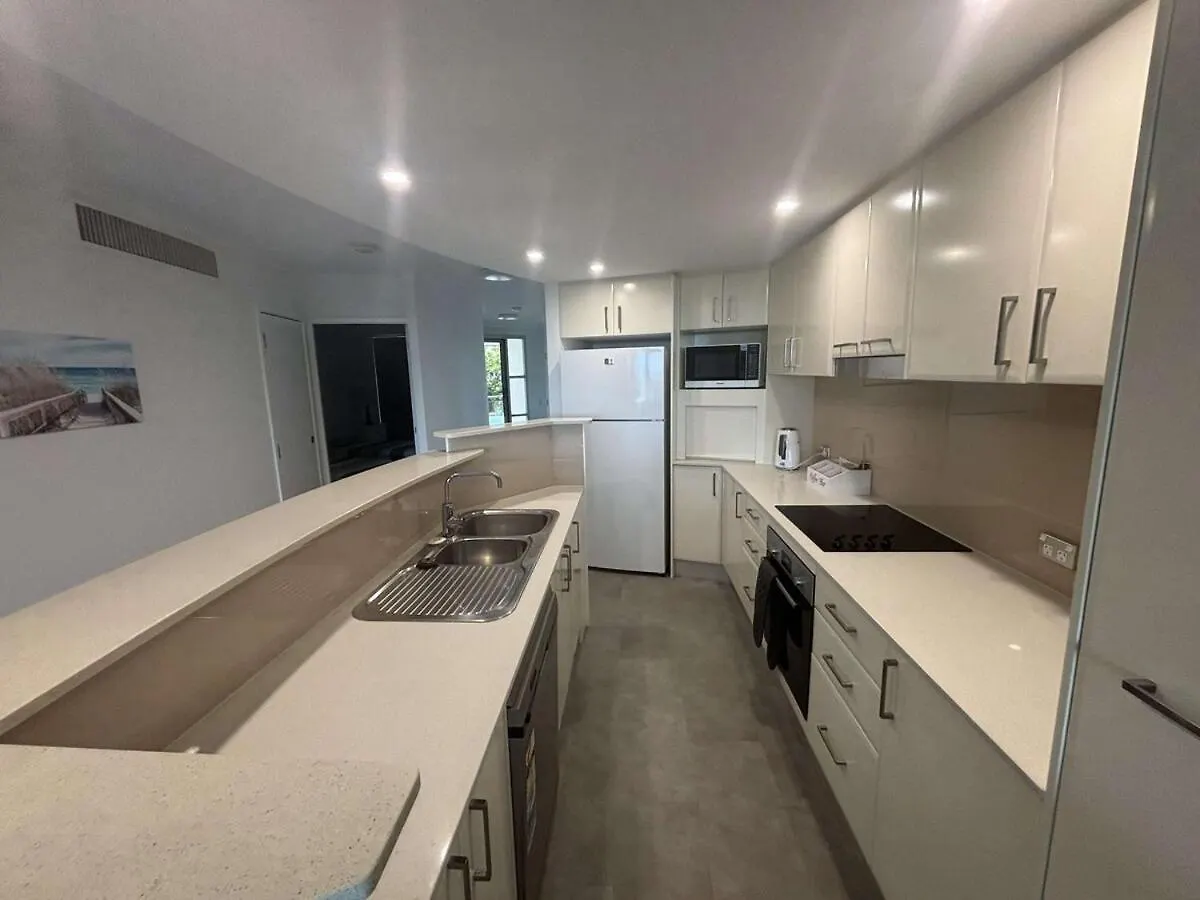 Seaside Sovereign Retreat 칼론드라 아파트